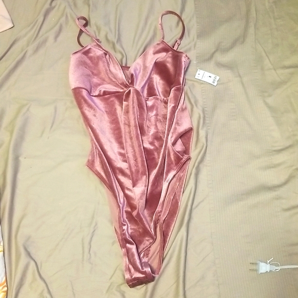 Brand new ardene bodysuit size L - Picture 1 of 2